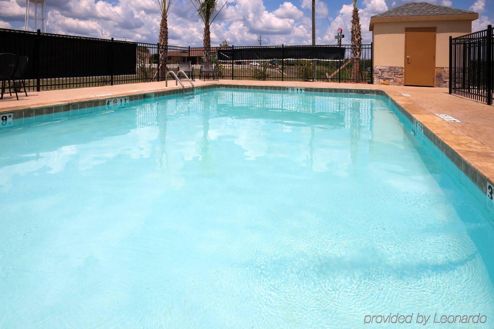 Holiday Inn Express Atmore By Ihg Exterior photo